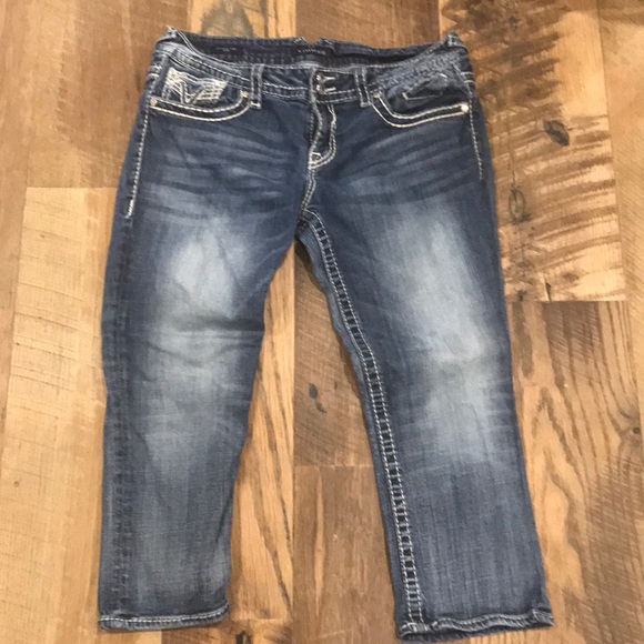 Vigoss Jean Capri Pants - Picture 5 of 5